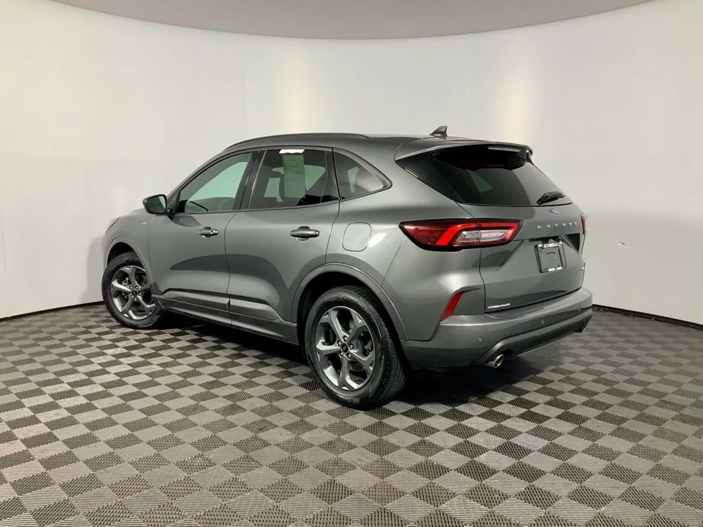 Ford Escape photo 12