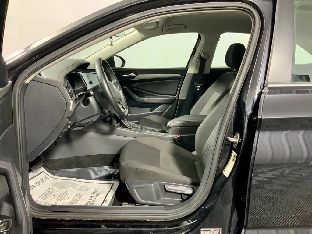 Volkswagen Jetta photo 18