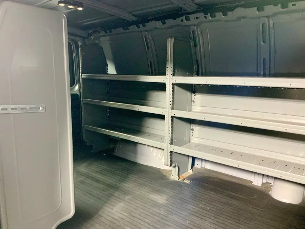 Chevrolet Express photo 30