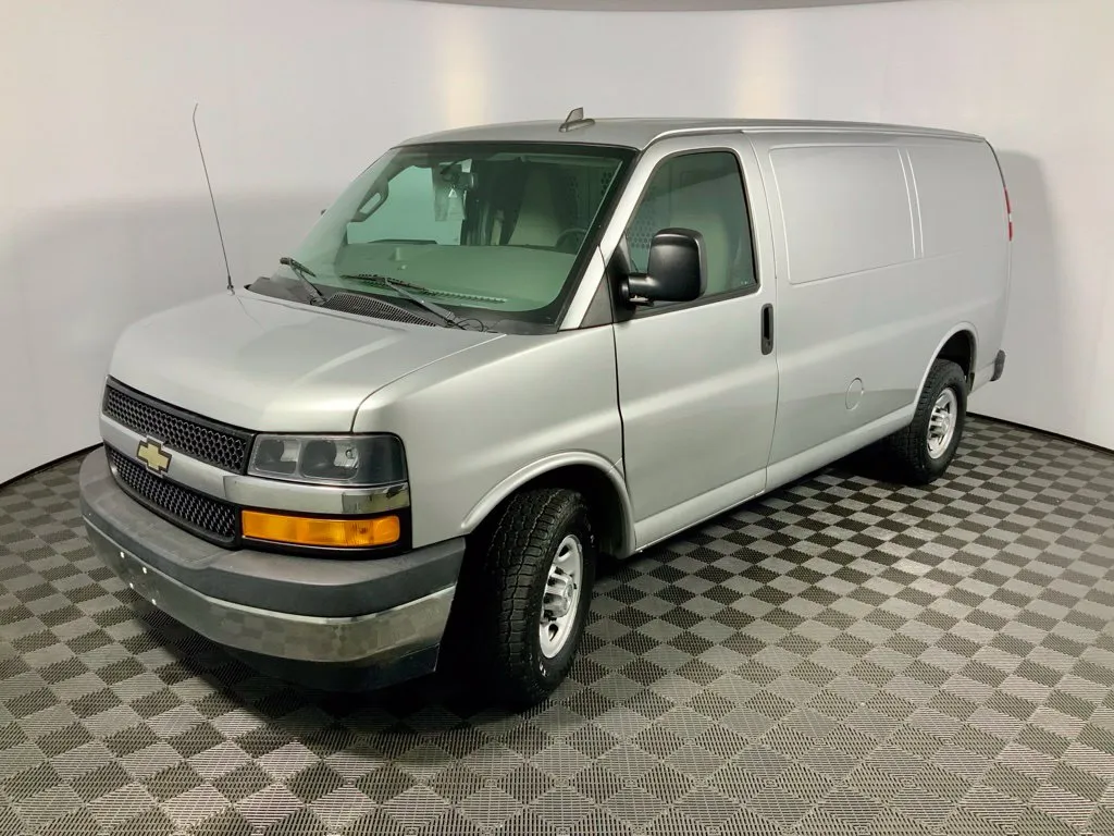 Chevrolet Express photo 9