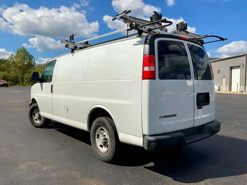 Chevrolet Express photo 7