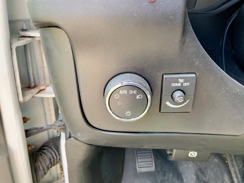 Chevrolet Express photo 18