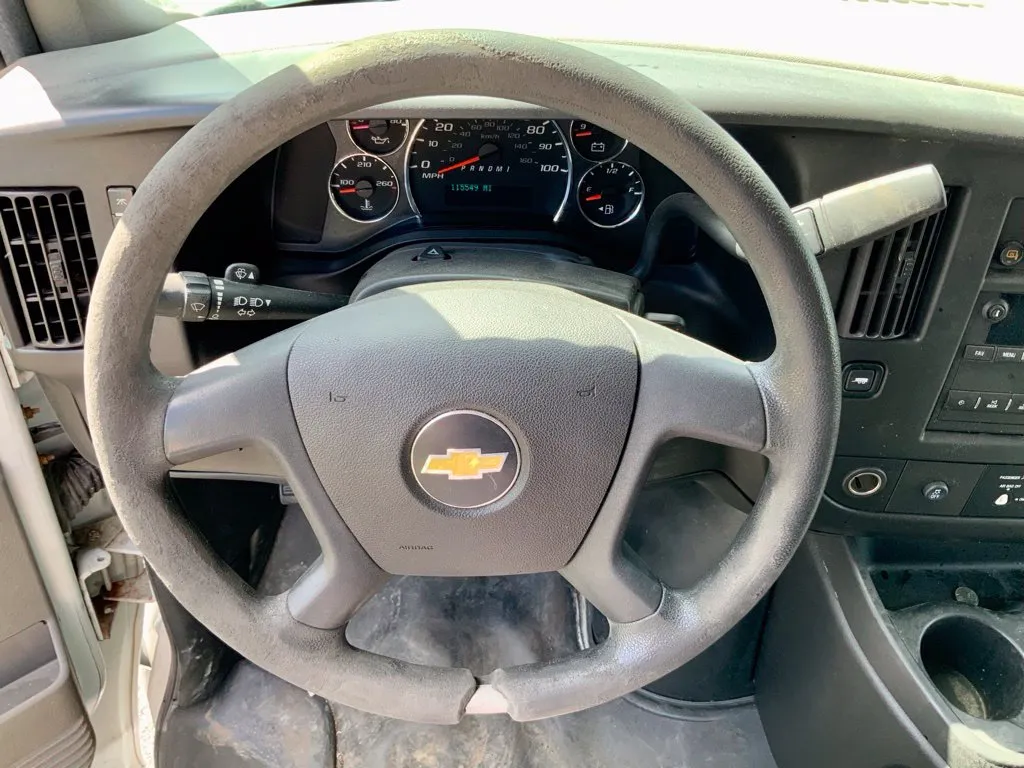 Chevrolet Express photo 20