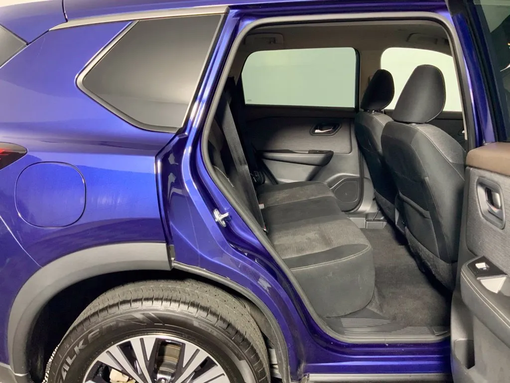 Nissan Rogue photo 32