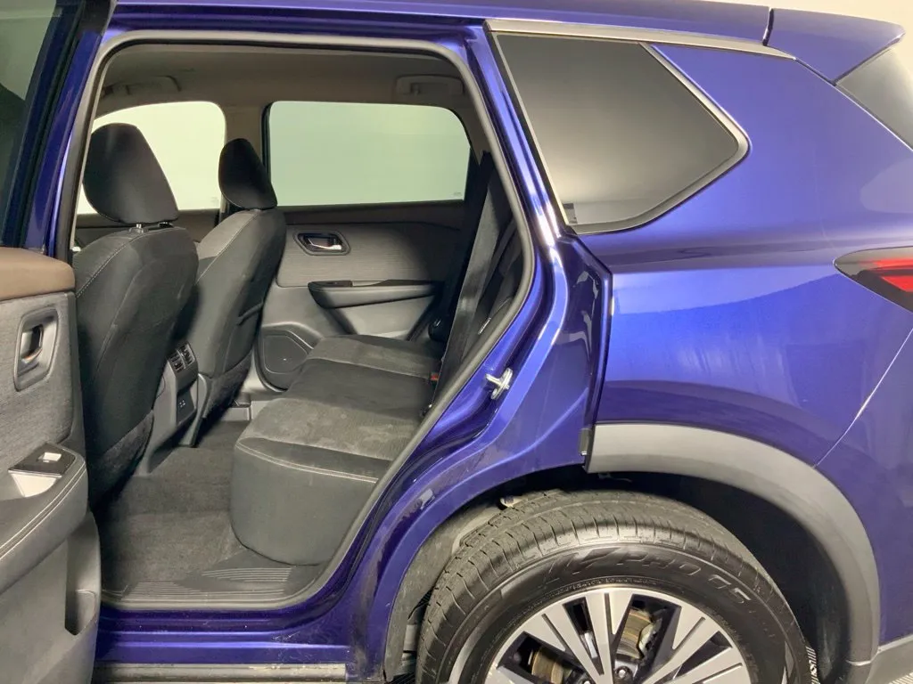 Nissan Rogue photo 29