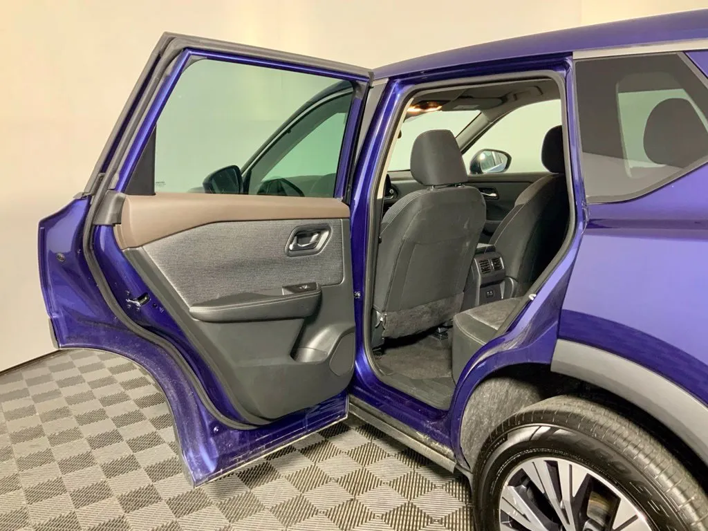 Nissan Rogue photo 28