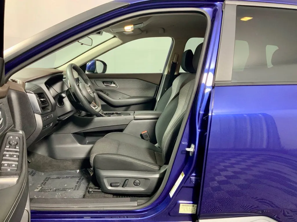 Nissan Rogue photo 19