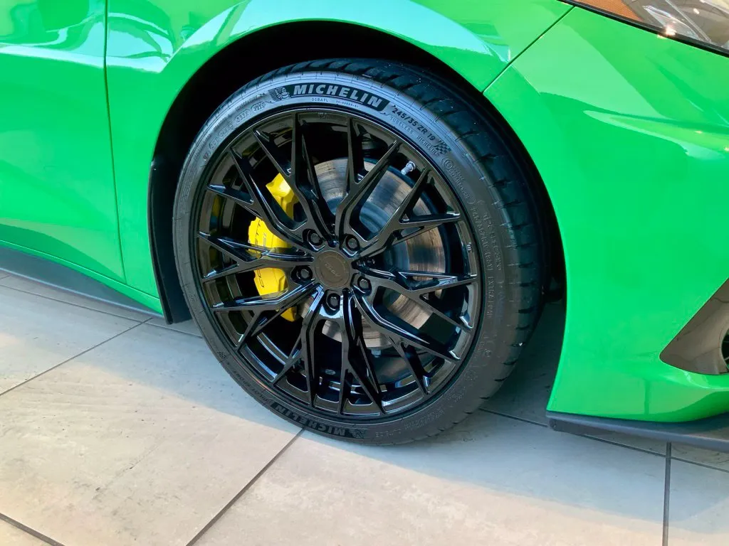 Chevrolet Corvette photo 32