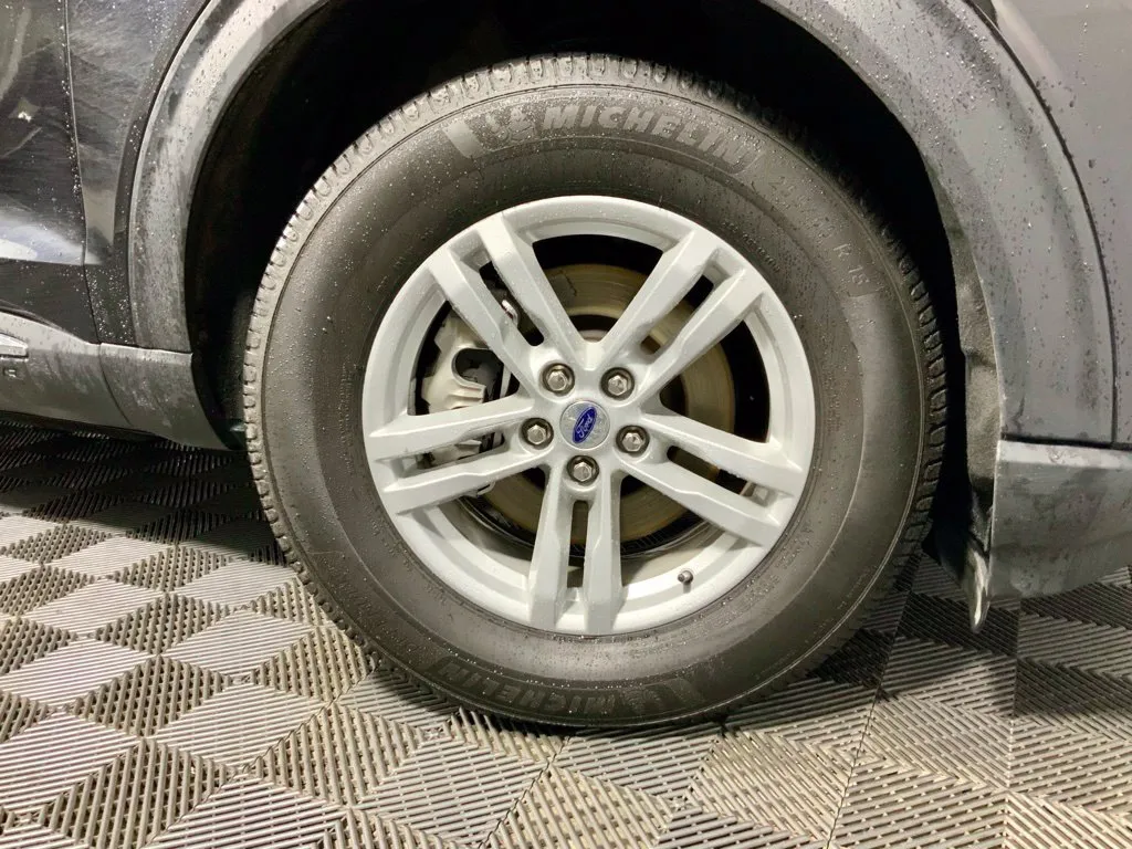 Ford Explorer photo 33