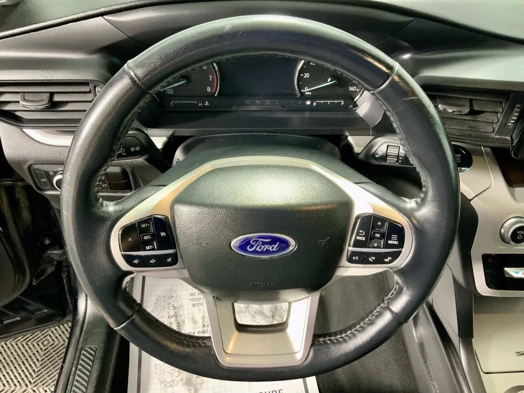 Ford Explorer photo 24