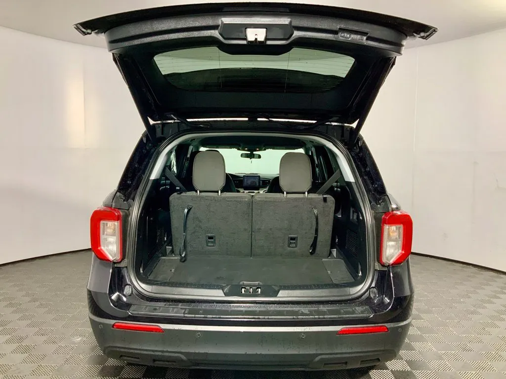 Ford Explorer photo 14