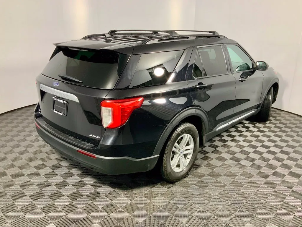 Ford Explorer photo 17