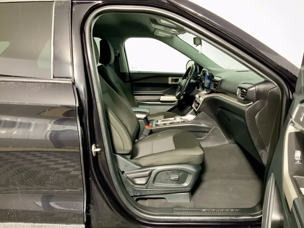 Ford Explorer photo 32