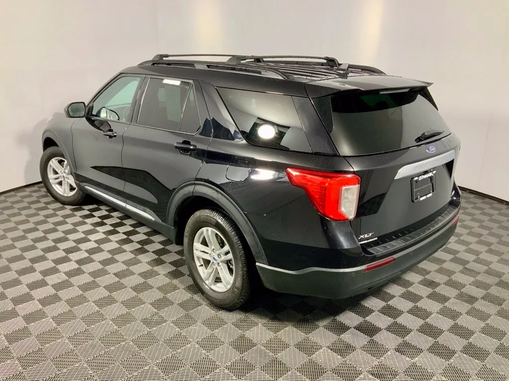 Ford Explorer photo 12