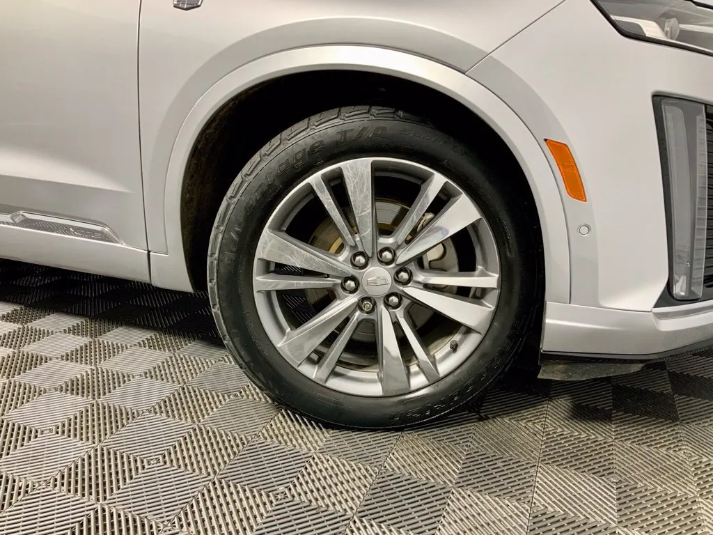 Cadillac XT6 photo 37