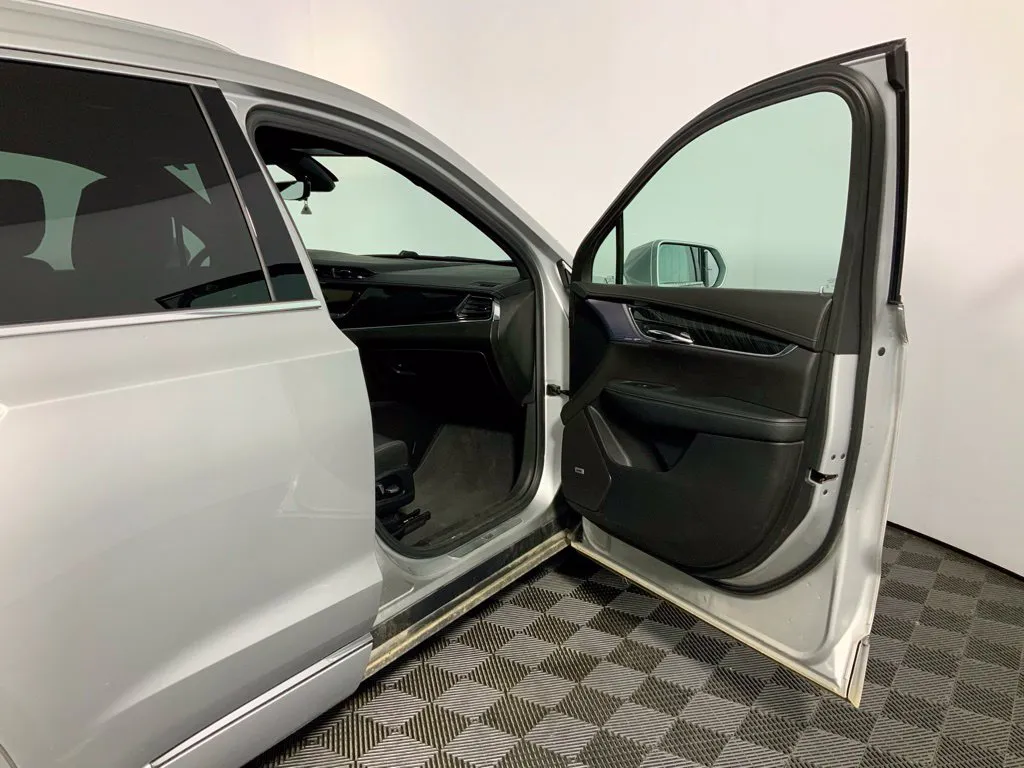Cadillac XT6 photo 35