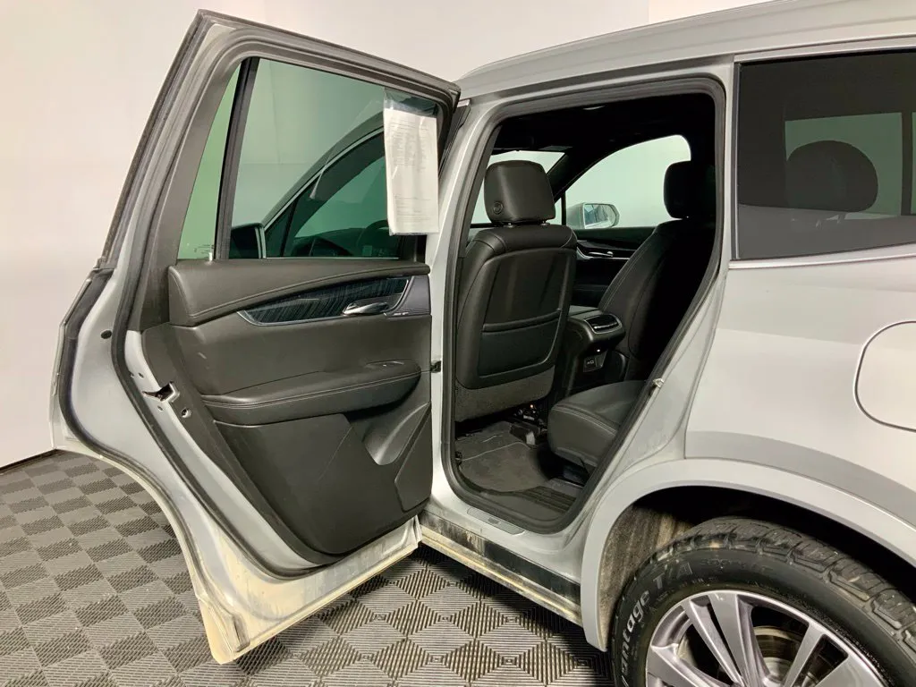 Cadillac XT6 photo 30