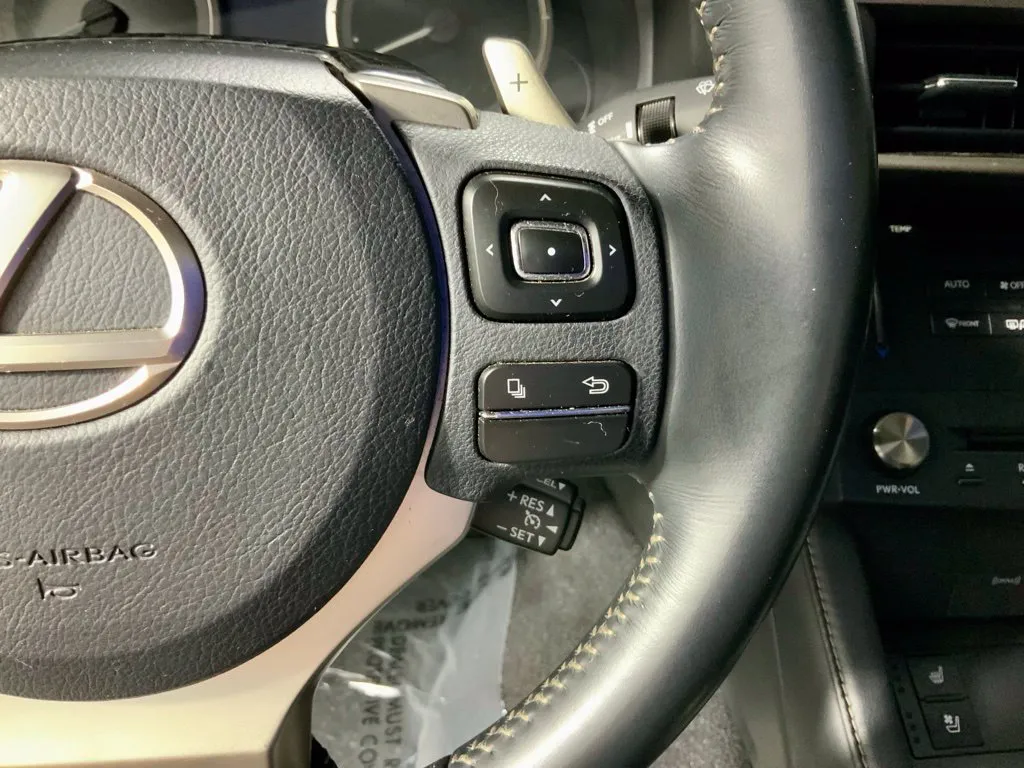 Lexus RC photo 25