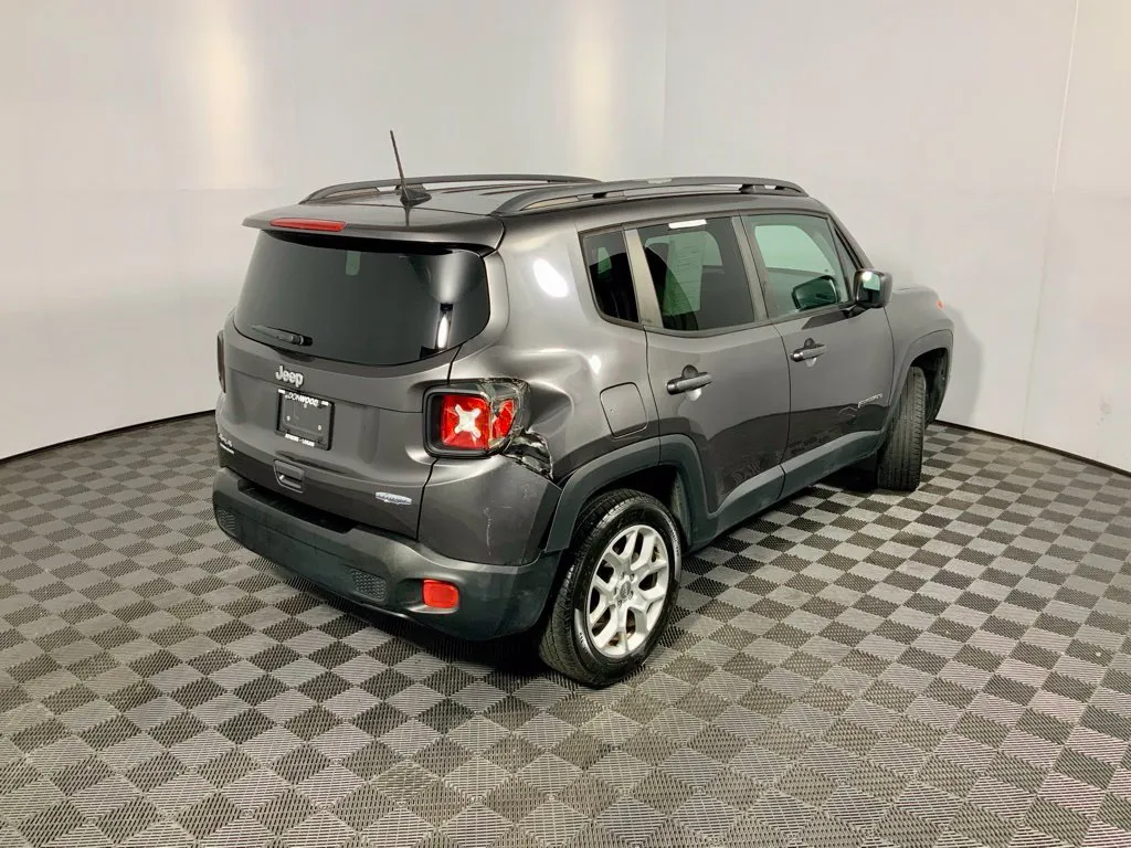 Jeep Renegade photo 17