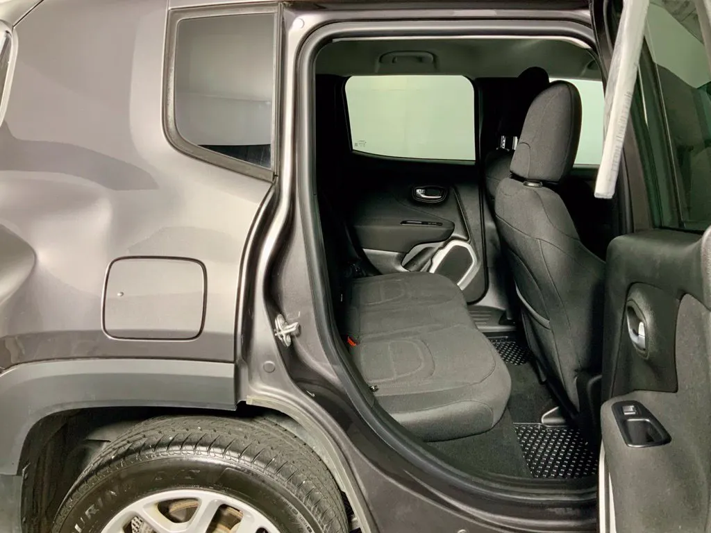 Jeep Renegade photo 32