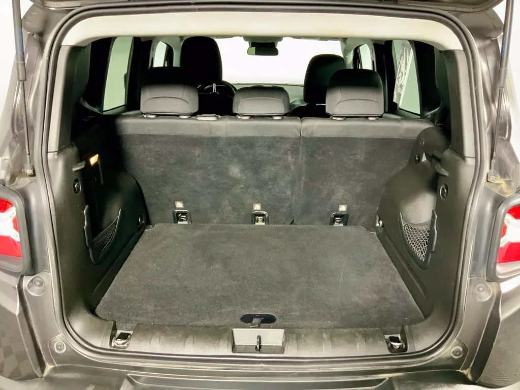 Jeep Renegade photo 30