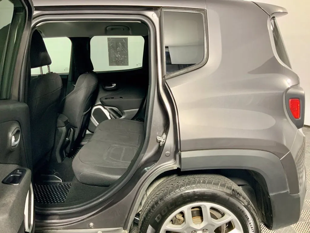 Jeep Renegade photo 29
