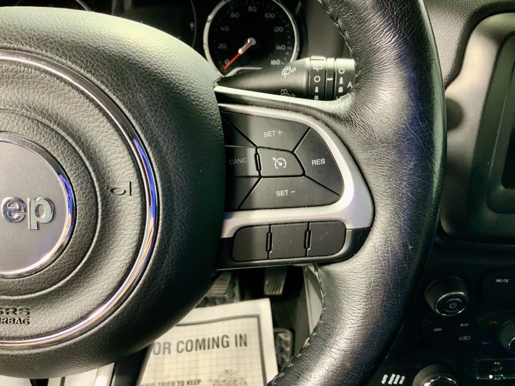 Jeep Renegade photo 26
