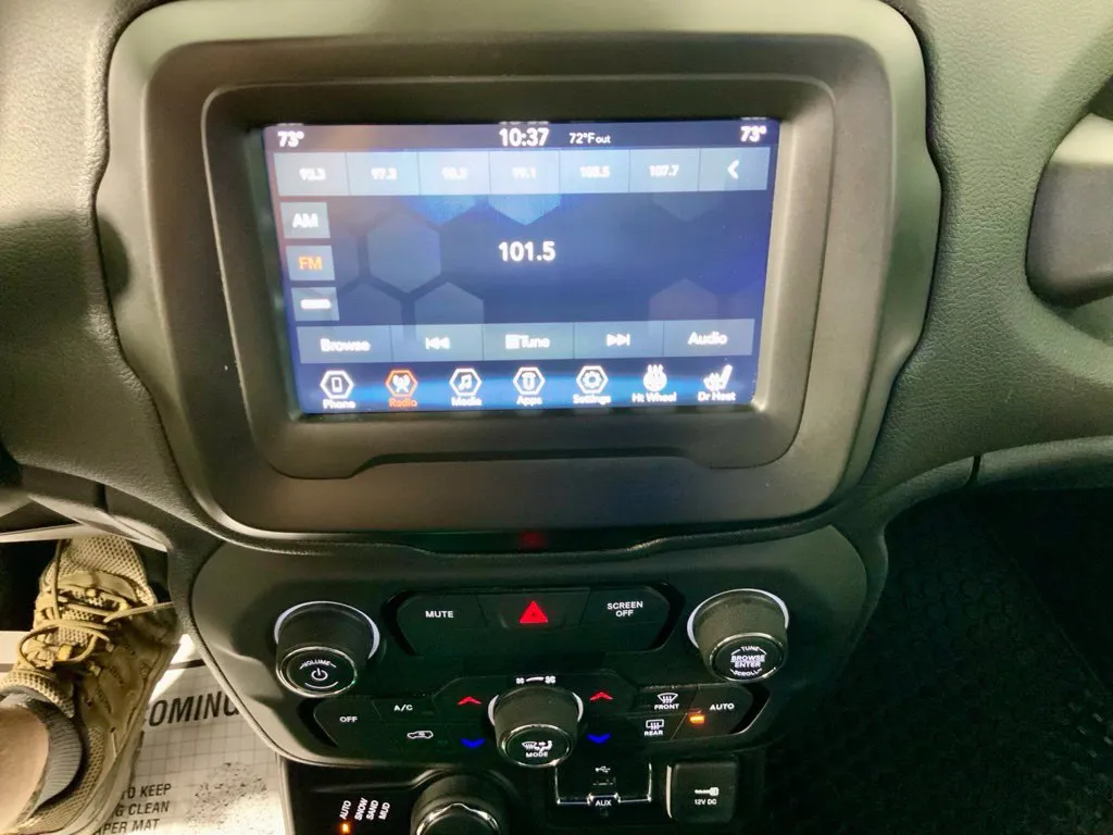 Jeep Renegade photo 23