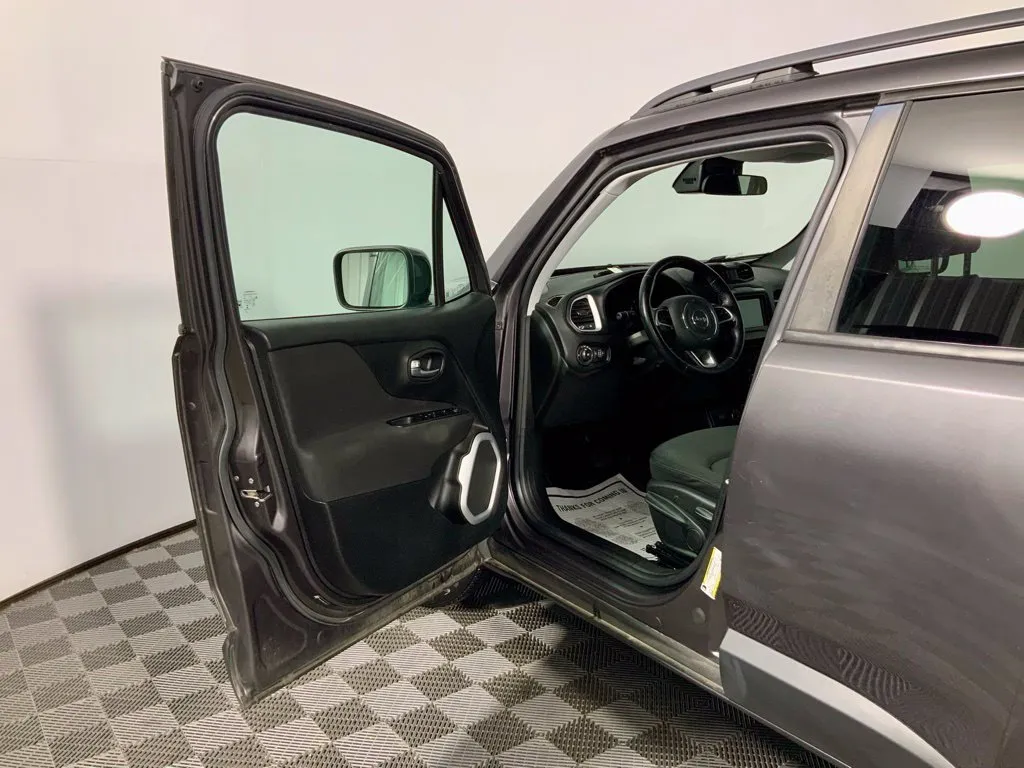 Jeep Renegade photo 18