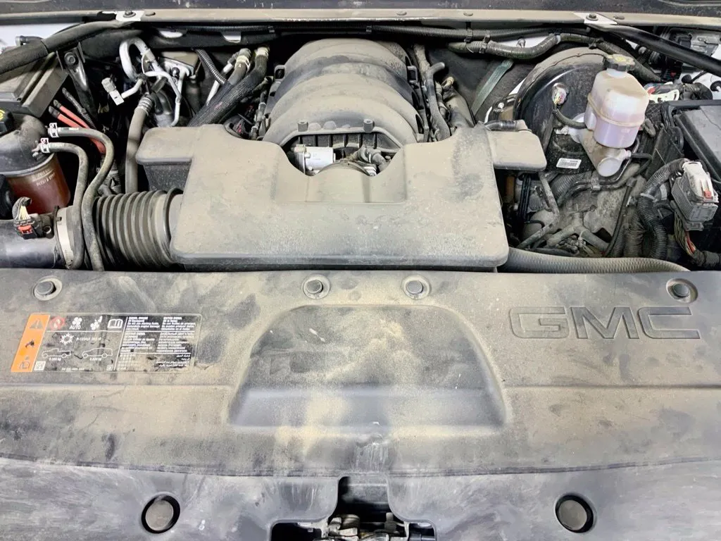 GMC Yukon photo 9