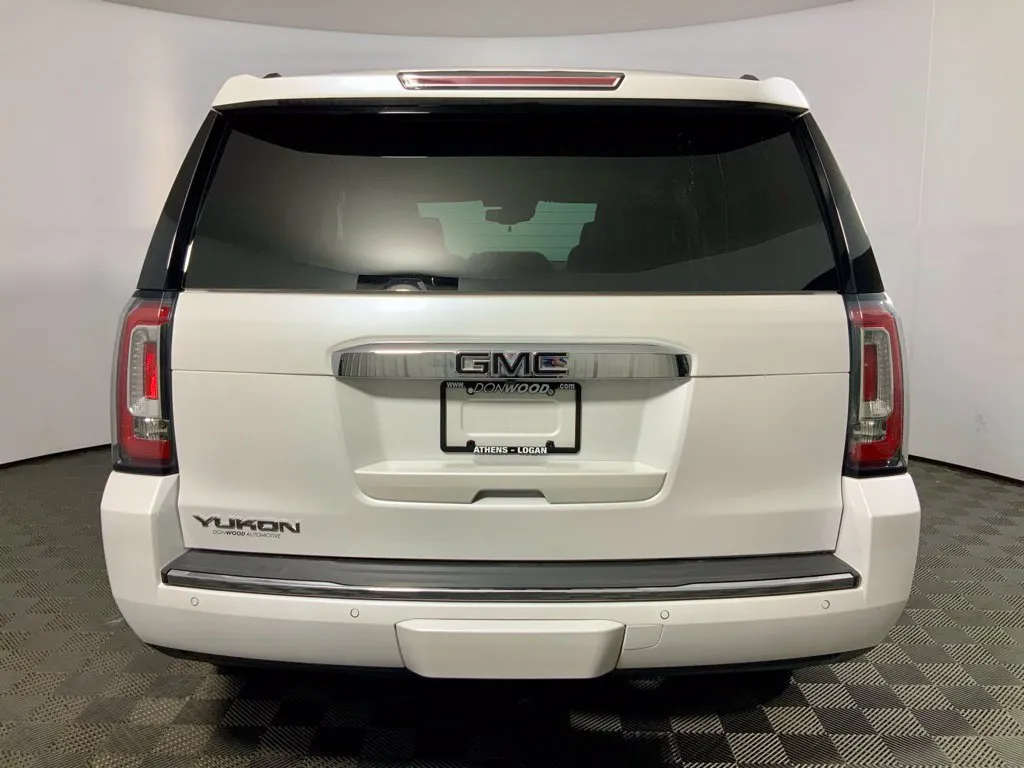 GMC Yukon photo 16