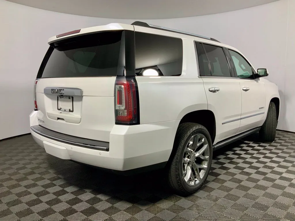 GMC Yukon photo 18