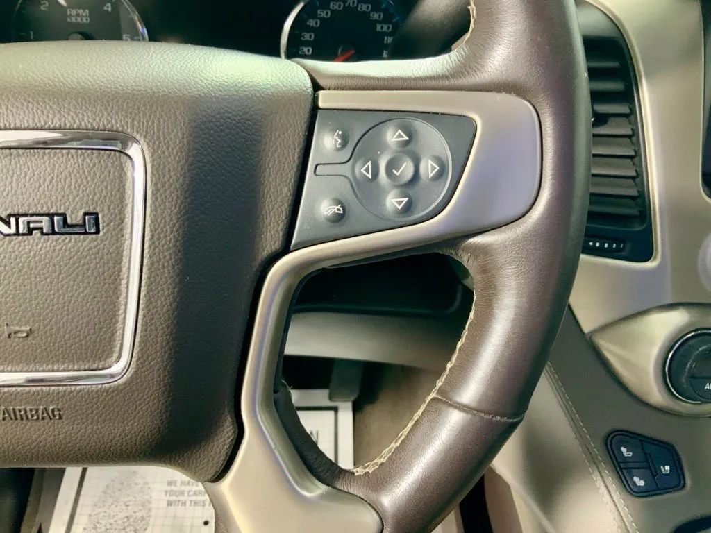 GMC Yukon photo 28
