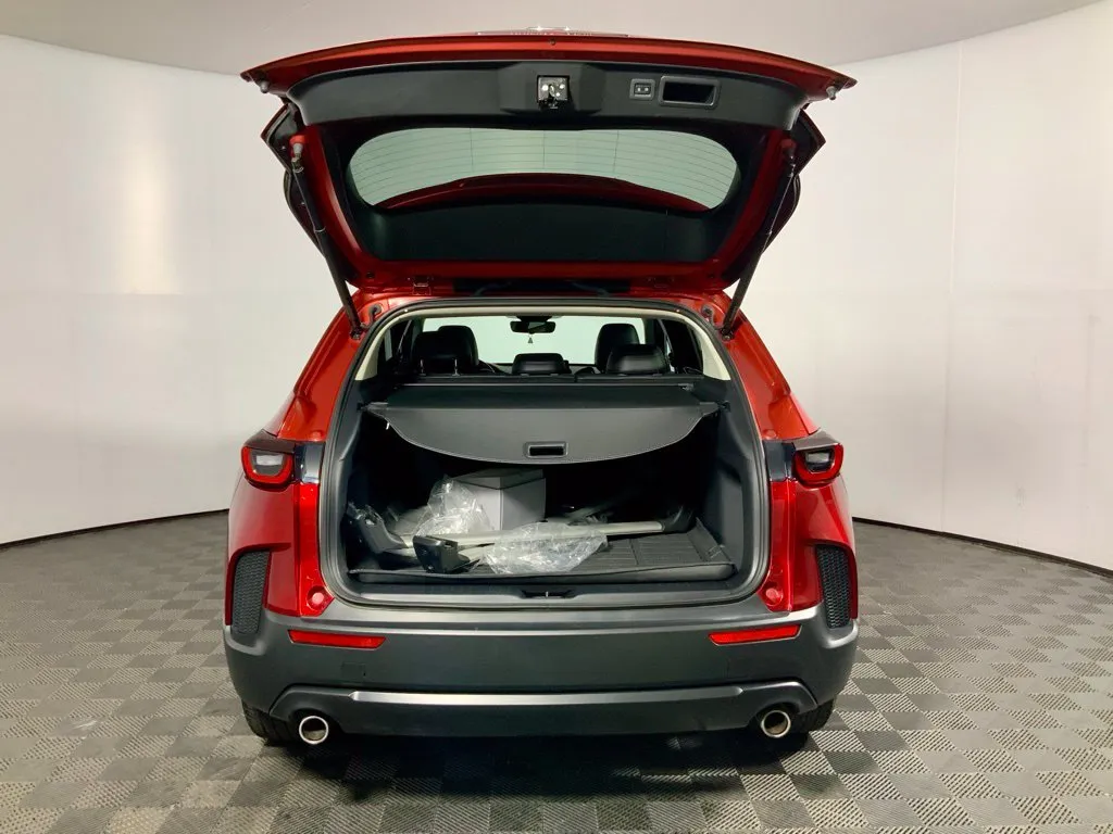 Mazda CX-50 photo 14