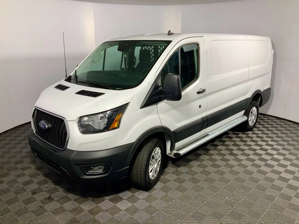 Ford Transit-250 photo 9