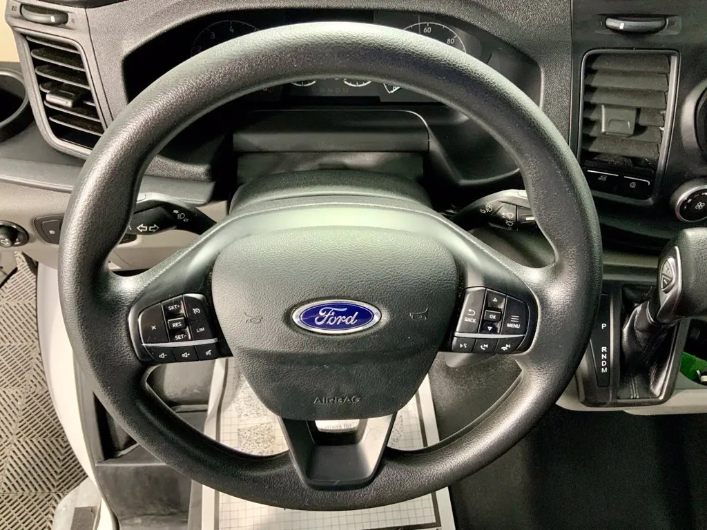 Ford Transit-250 photo 24