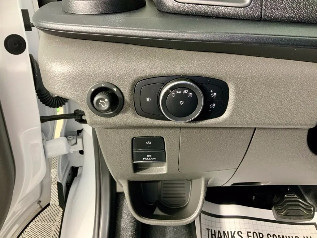 Ford Transit-250 photo 22
