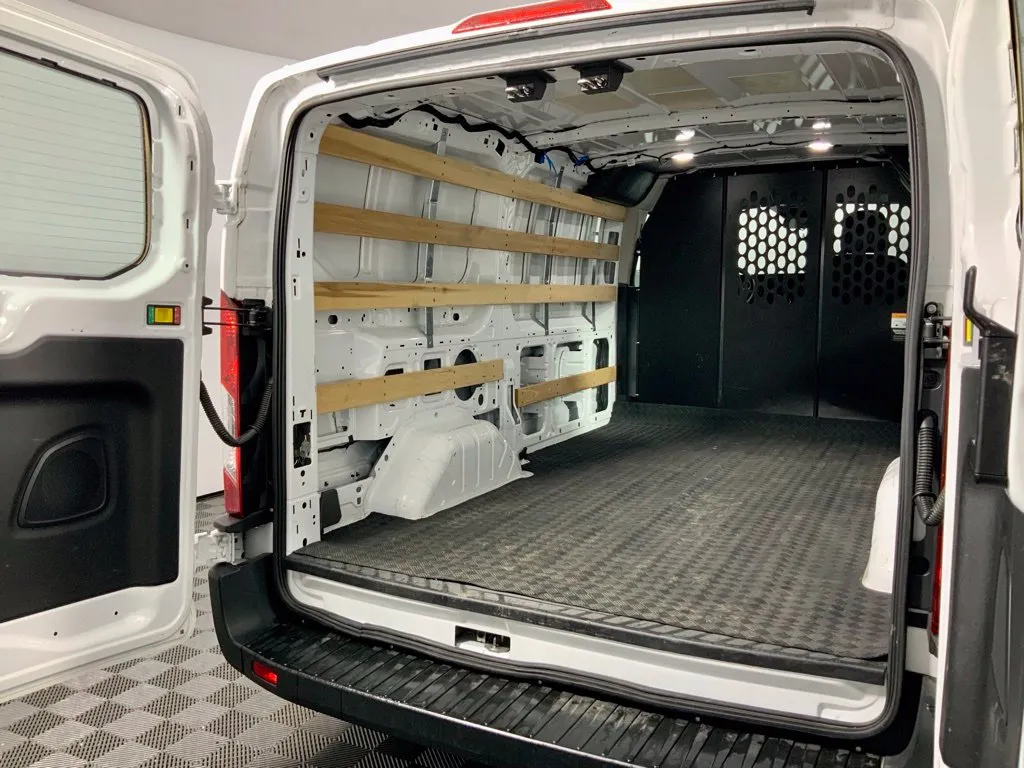 Ford Transit-250 photo 14