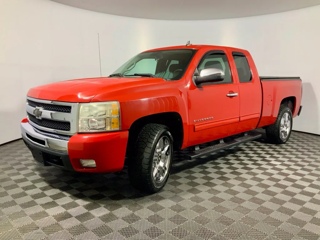 Chevrolet Silverado photo 8