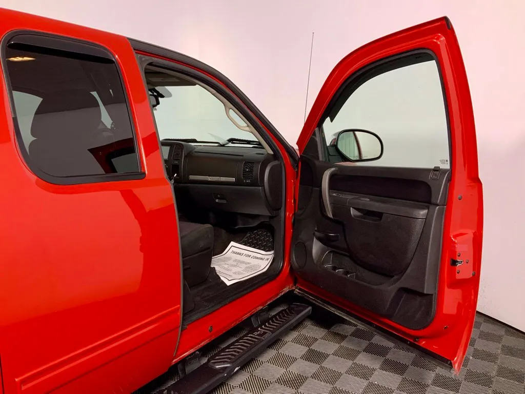 Chevrolet Silverado photo 28