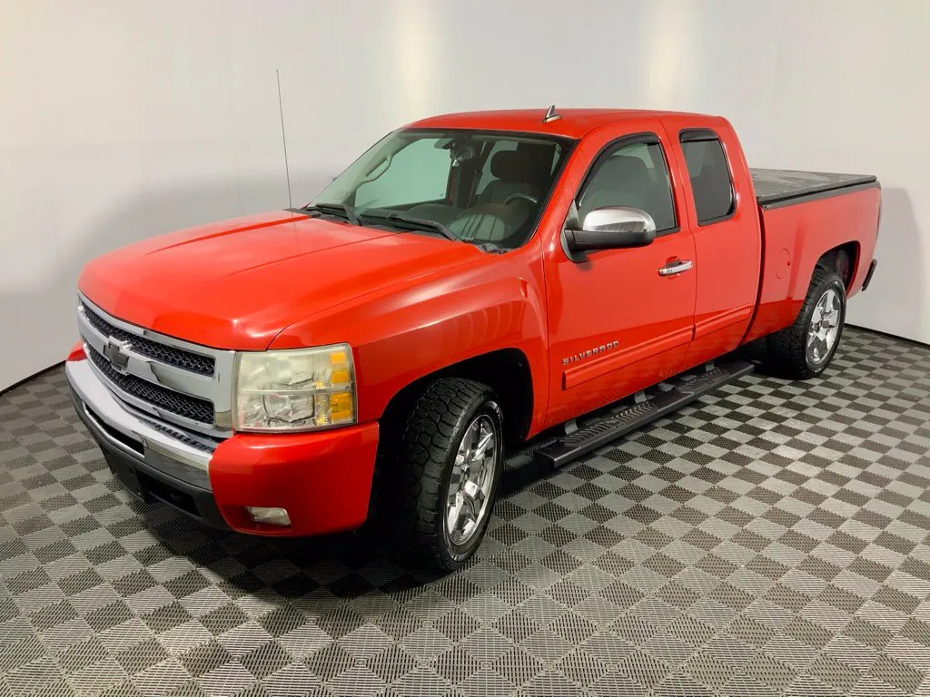 Chevrolet Silverado photo 9