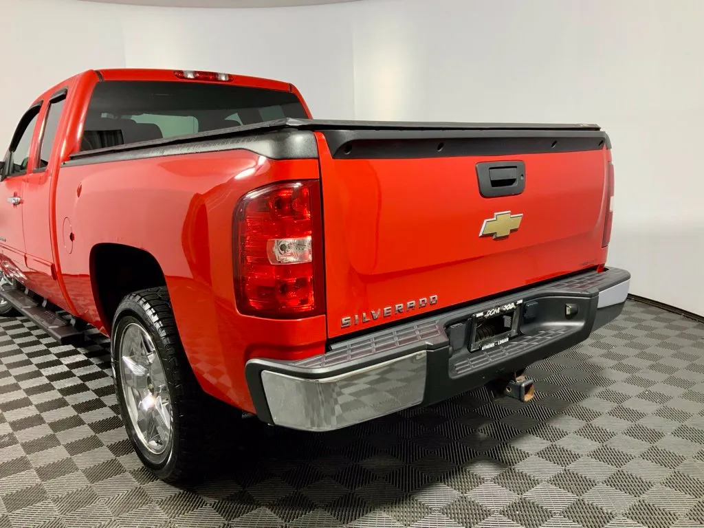Chevrolet Silverado photo 13