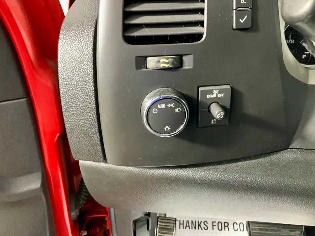 Chevrolet Silverado photo 21