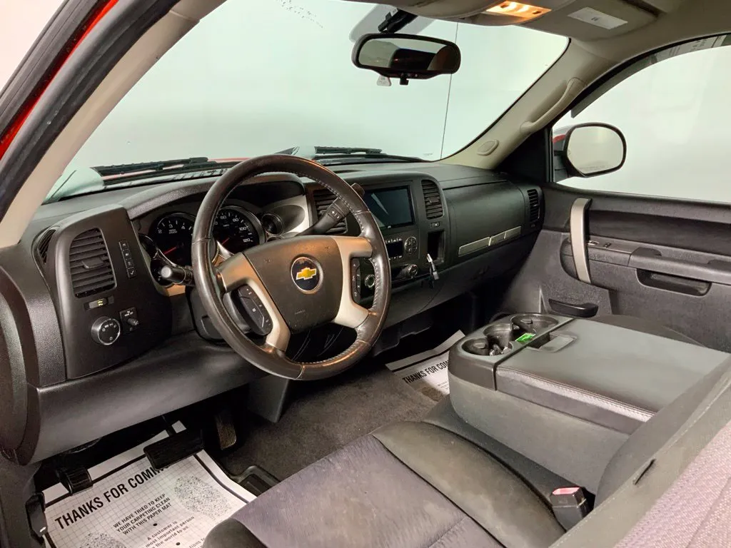 Chevrolet Silverado photo 19