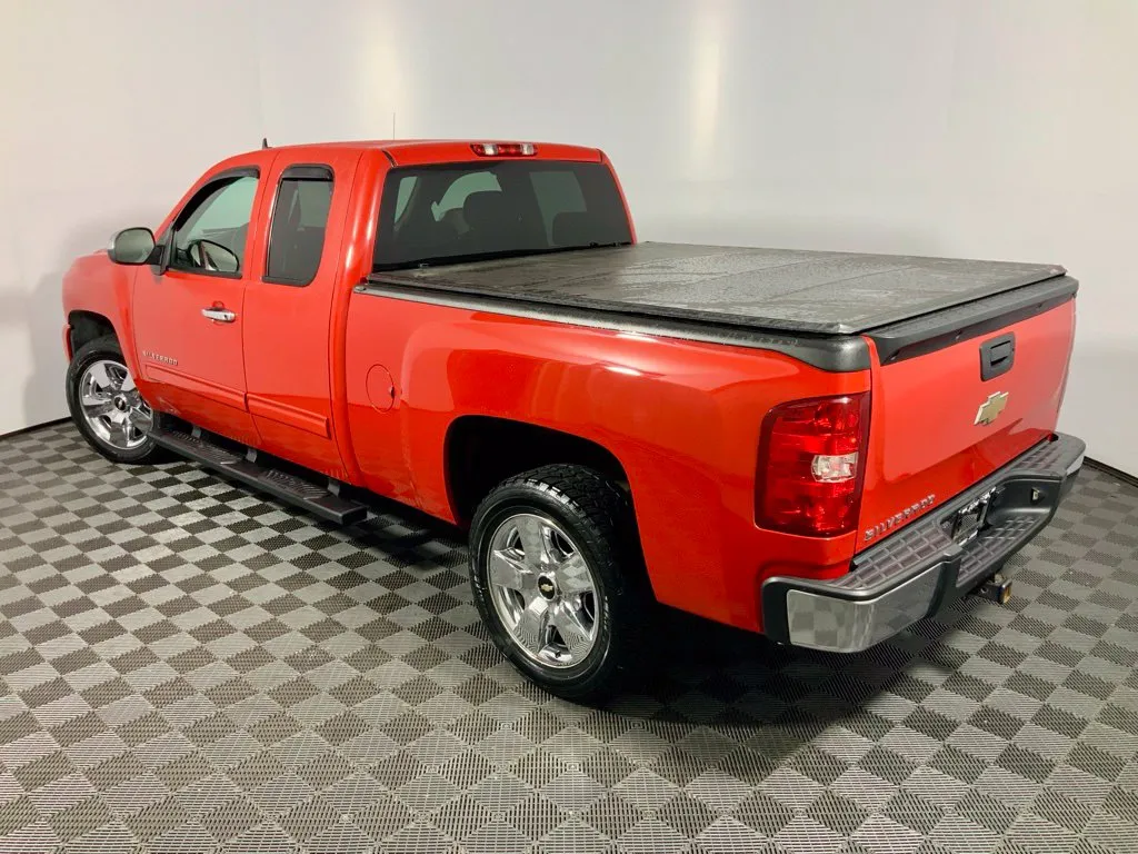 Chevrolet Silverado photo 12