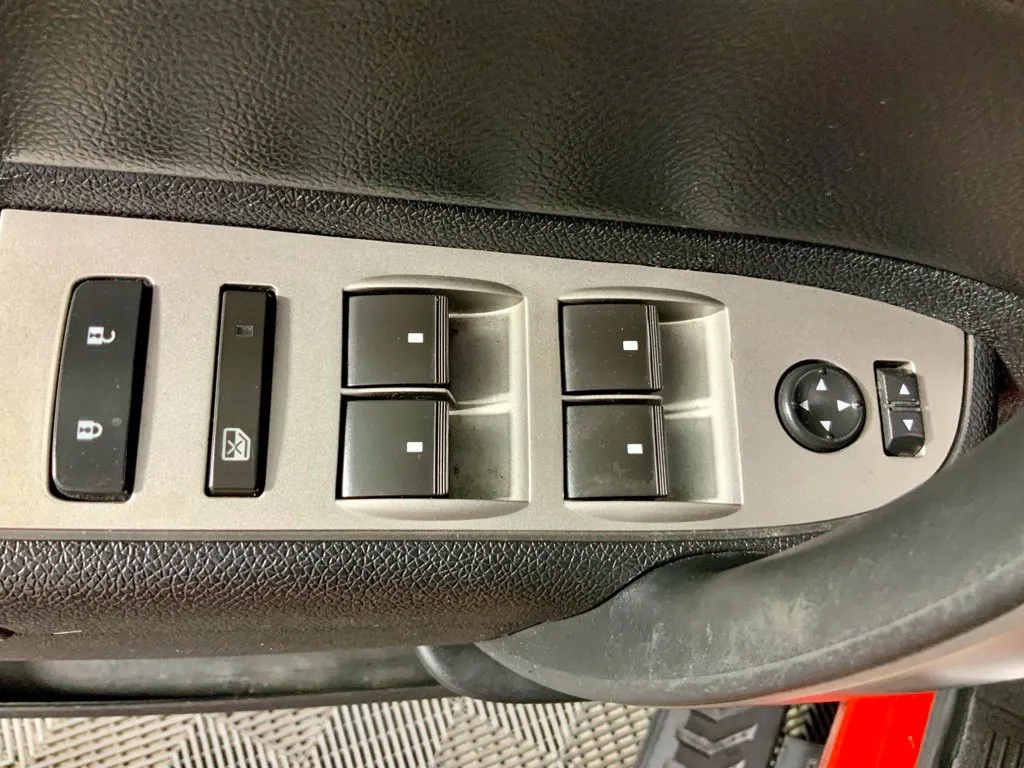 Chevrolet Silverado photo 20