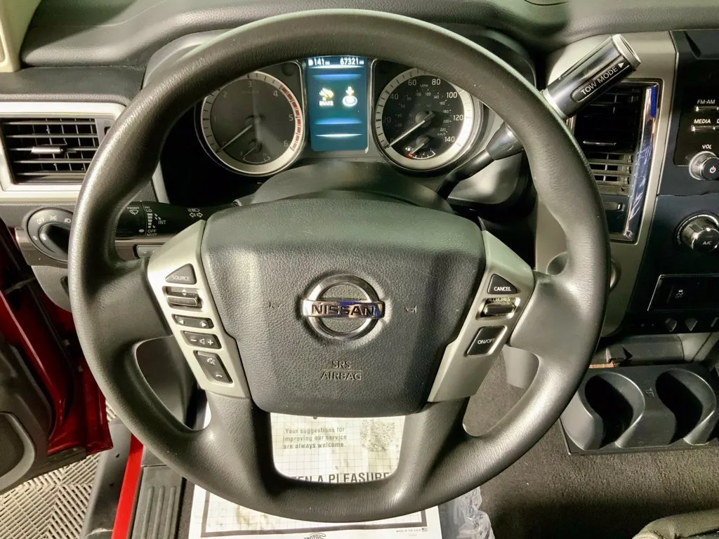 Nissan Titan photo 22