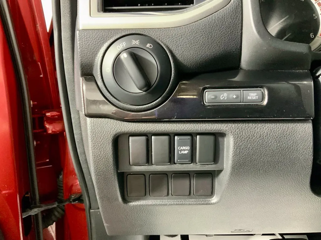 Nissan Titan photo 20