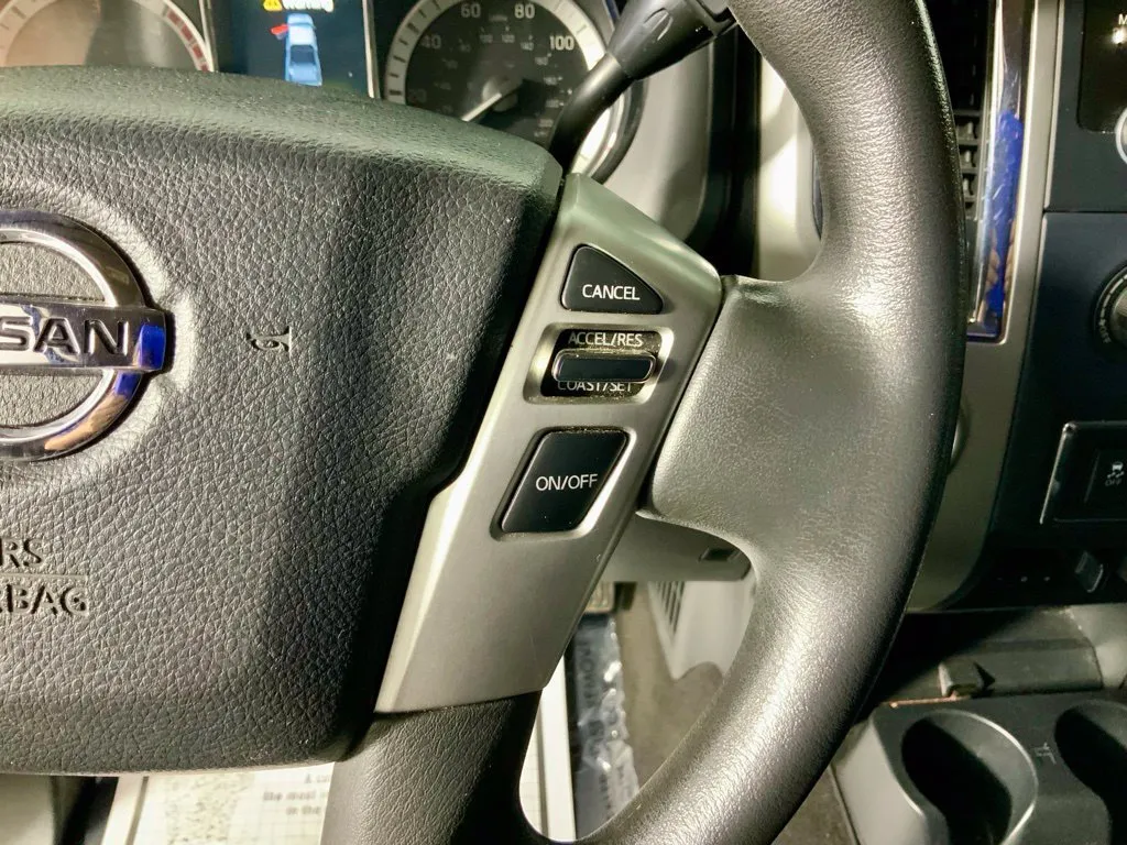 Nissan Titan photo 24
