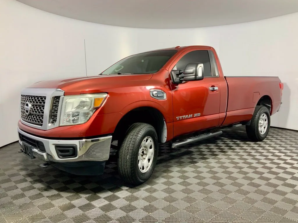 Nissan Titan photo 7
